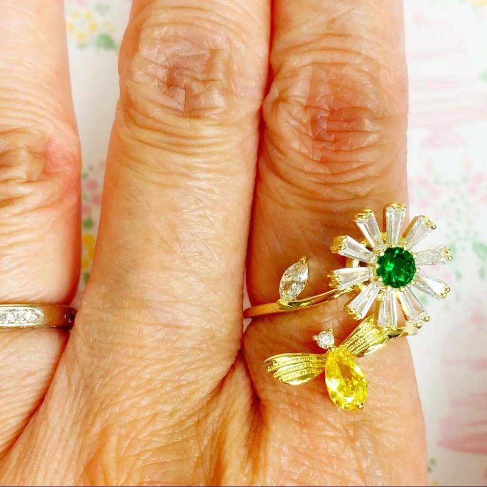 Fancy Fidget Spinner Rotating Daisy & Bee Crystal Yellow Gold Ring Adjustable OS - Picture 5 of 7